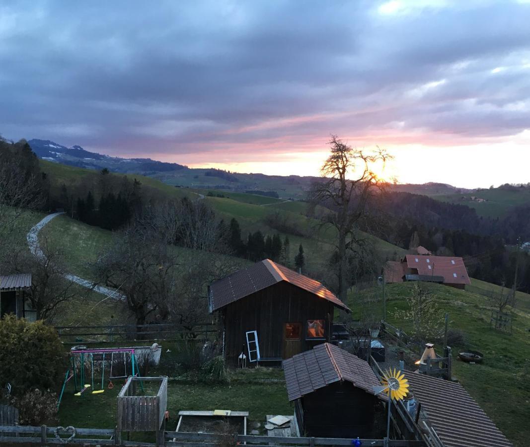 3,5 Zimmerferienwohnung Schwalbenaescht Rueeggisberg Extérieur photo